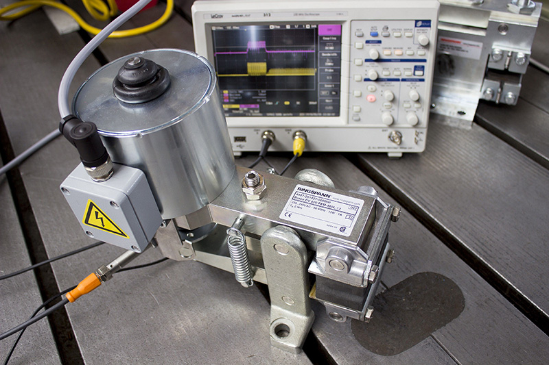Electrical measurements on an electromagnetic disc brake in the test field of RINGSPANN Electrical measurements